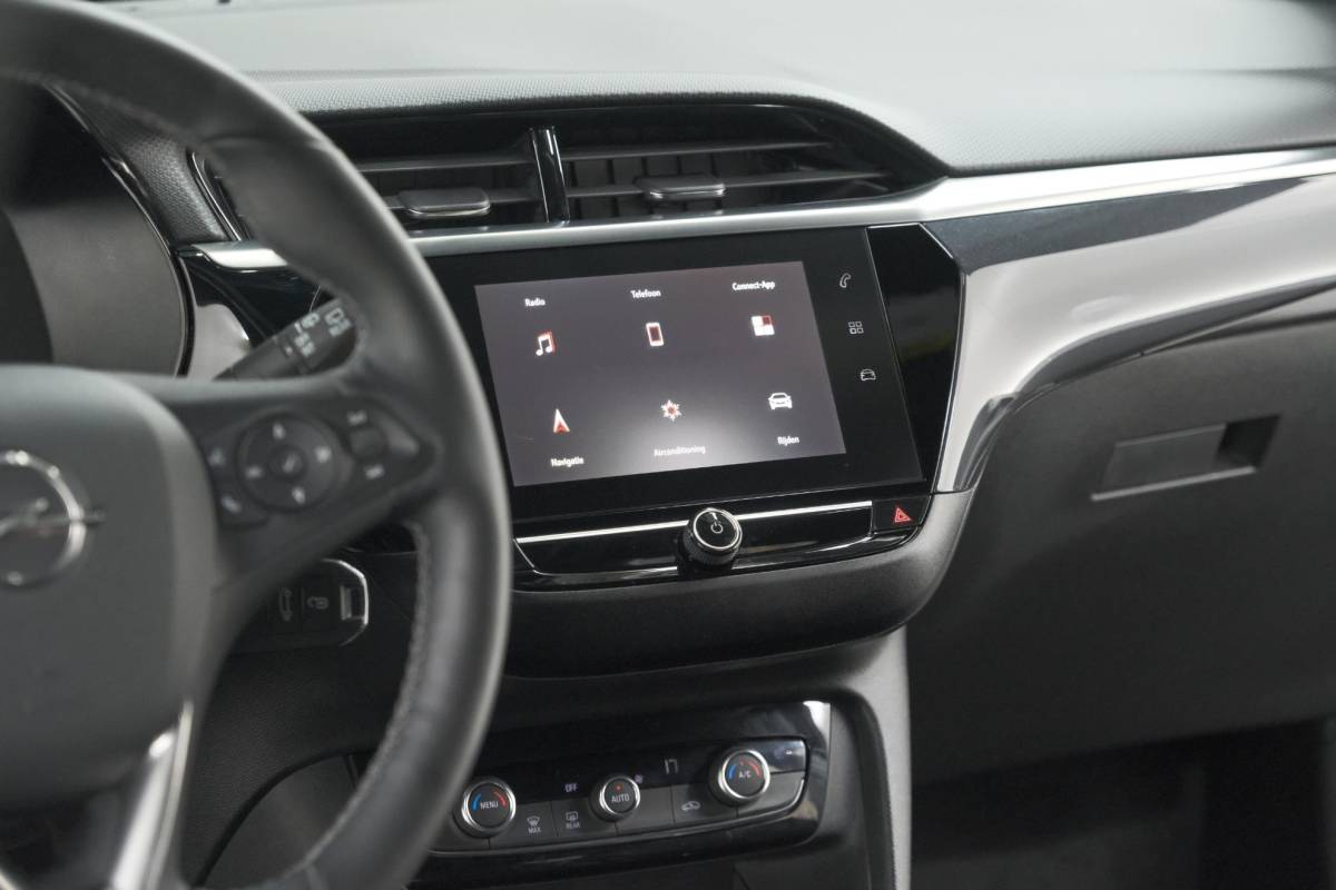 Opel Corsa Opel Corsa 1.2 Turbo 100 Ultimate | Panoramadak | Camera | Dodehoekdetectie | Apple Carplay