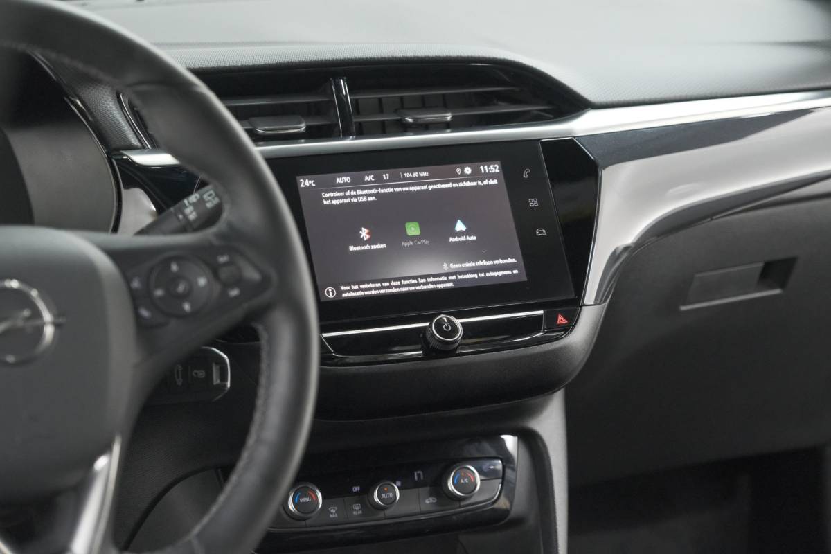 Opel Corsa Opel Corsa 1.2 Turbo 100 Ultimate | Panoramadak | Camera | Dodehoekdetectie | Apple Carplay