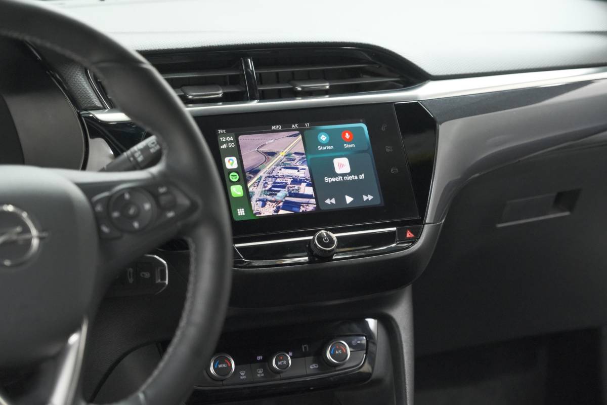 Opel Corsa Opel Corsa 1.2 Turbo 100 Ultimate | Panoramadak | Camera | Dodehoekdetectie | Apple Carplay