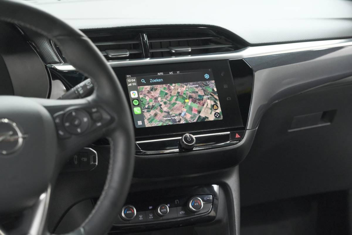 Opel Corsa Opel Corsa 1.2 Turbo 100 Ultimate | Panoramadak | Camera | Dodehoekdetectie | Apple Carplay