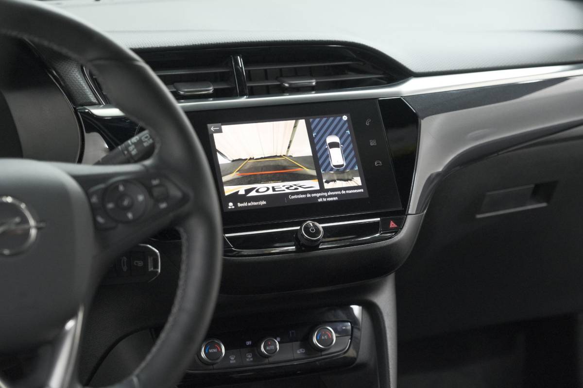 Opel Corsa Opel Corsa 1.2 Turbo 100 Ultimate | Panoramadak | Camera | Dodehoekdetectie | Apple Carplay