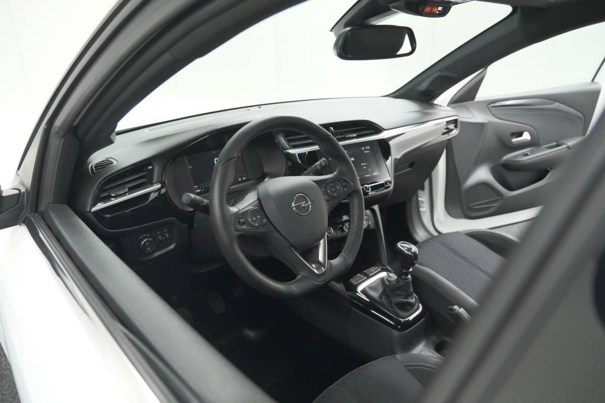 Opel Corsa Opel Corsa 1.2 Turbo 100 Ultimate | Panoramadak | Camera | Dodehoekdetectie | Apple Carplay