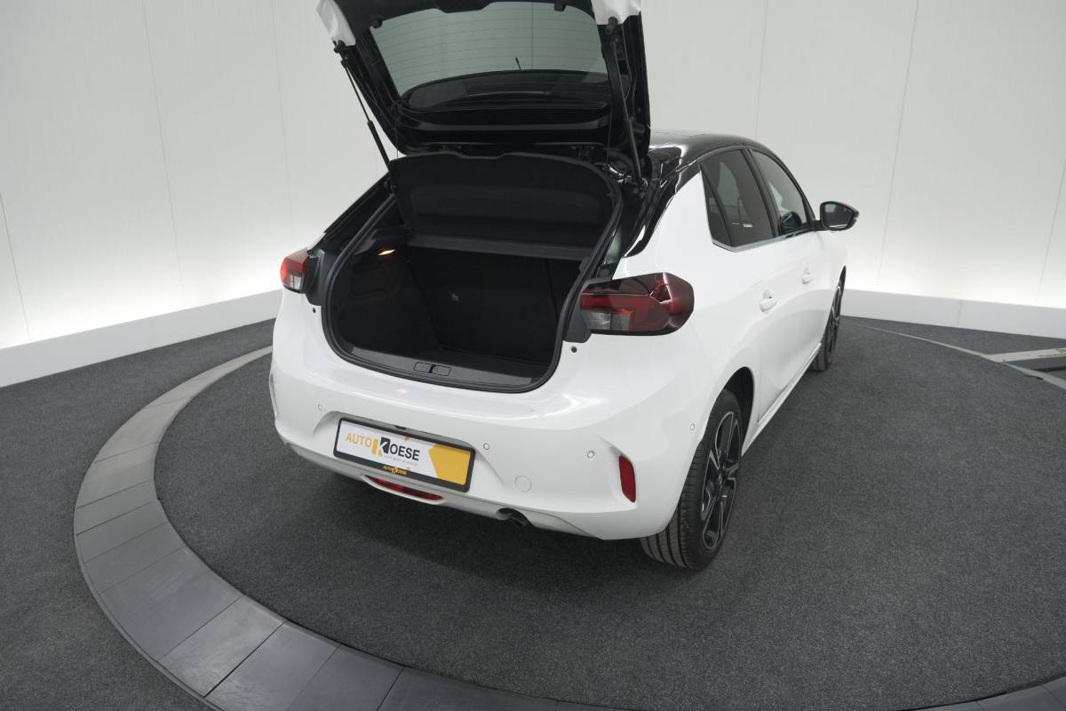 Opel Corsa Opel Corsa 1.2 Turbo 100 Ultimate | Panoramadak | Camera | Dodehoekdetectie | Apple Carplay