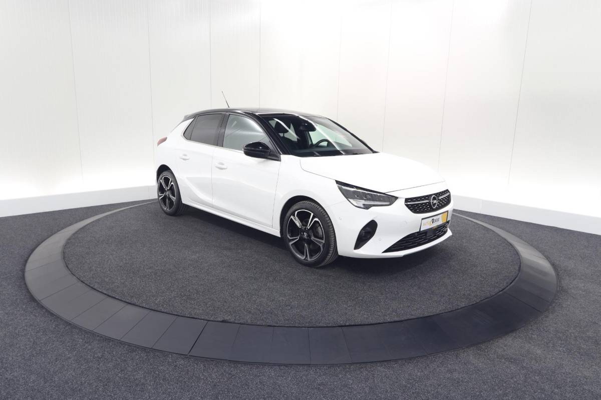 Opel Corsa Opel Corsa 1.2 Turbo 100 Ultimate | Panoramadak | Camera | Dodehoekdetectie | Apple Carplay