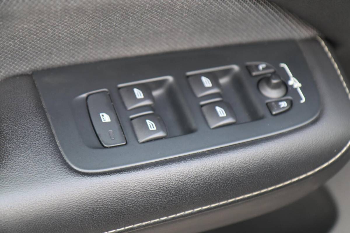 Volvo S60 Volvo S60 2.0 T4 R-Design A. Cruise|Leder|Panodak|Led|Camera|Stoelverw.|Trhk