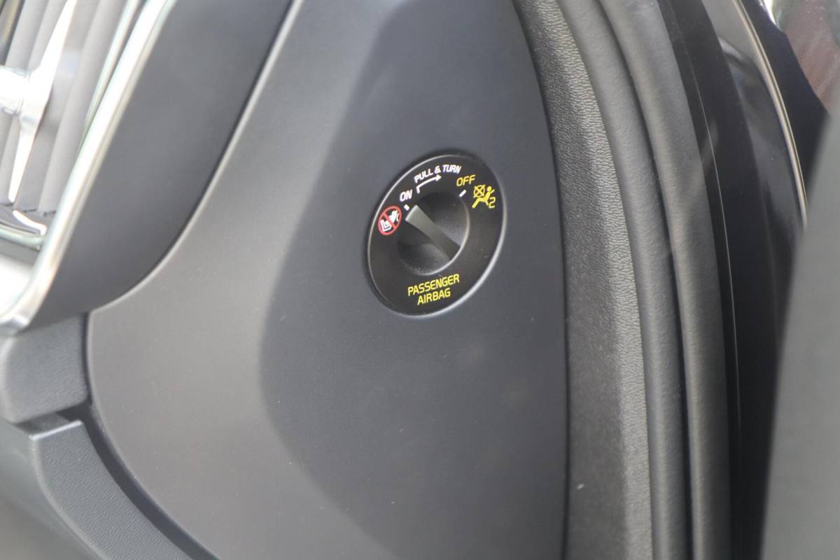 Volvo S60 Volvo S60 2.0 T4 R-Design A. Cruise|Leder|Panodak|Led|Camera|Stoelverw.|Trhk