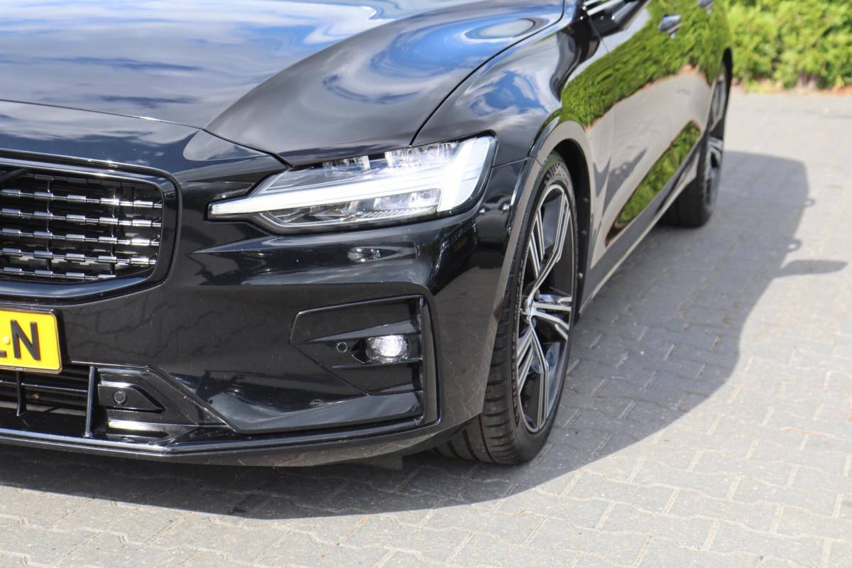 Volvo S60 Volvo S60 2.0 T4 R-Design A. Cruise|Leder|Panodak|Led|Camera|Stoelverw.|Trhk