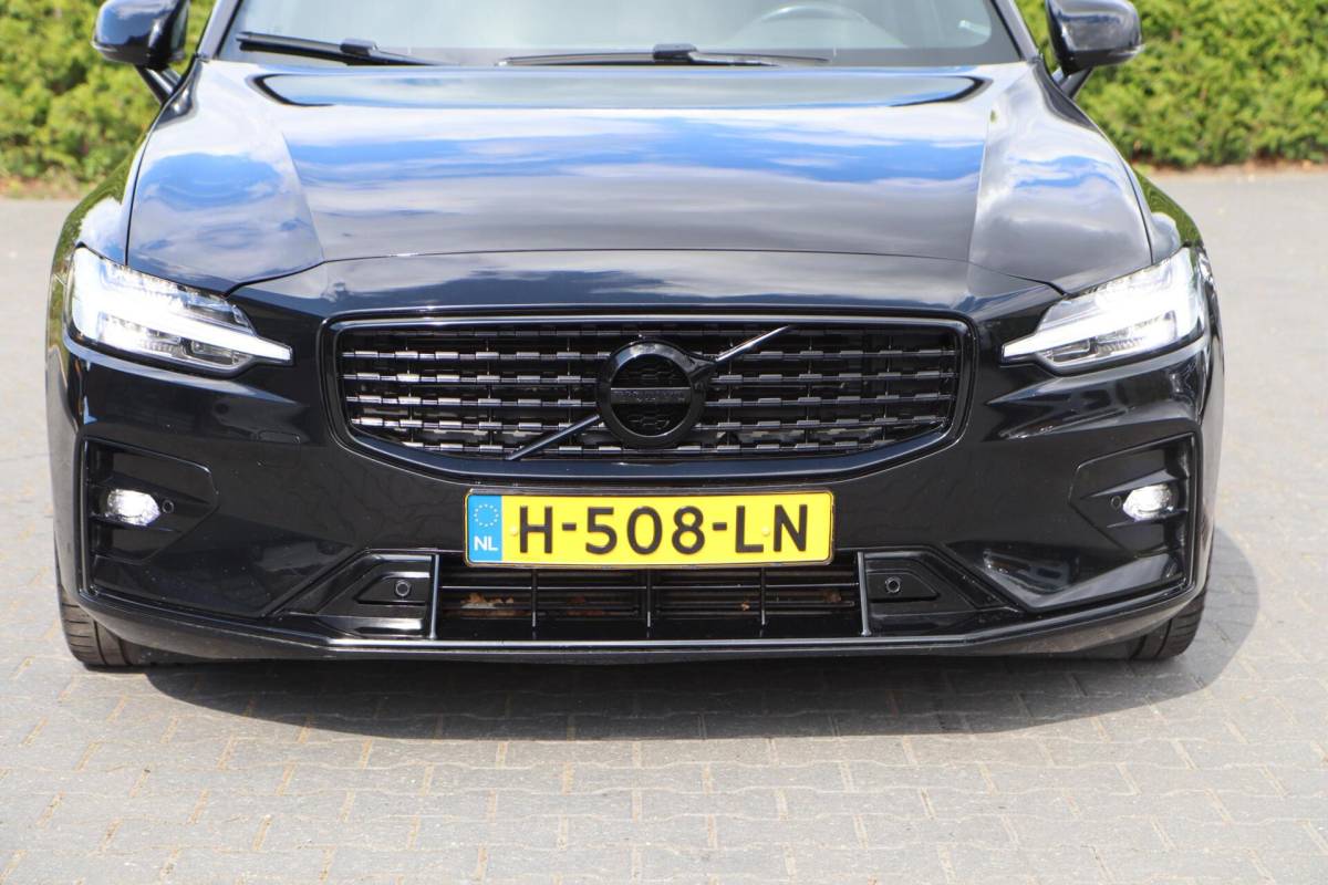 Volvo S60 Volvo S60 2.0 T4 R-Design A. Cruise|Leder|Panodak|Led|Camera|Stoelverw.|Trhk