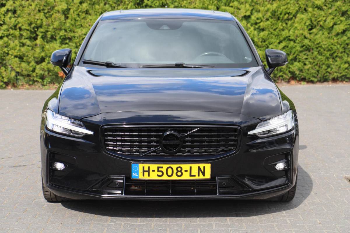 Volvo S60 Volvo S60 2.0 T4 R-Design A. Cruise|Leder|Panodak|Led|Camera|Stoelverw.|Trhk