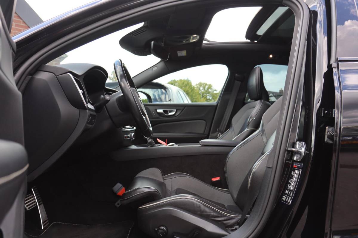 Volvo S60 Volvo S60 2.0 T4 R-Design A. Cruise|Leder|Panodak|Led|Camera|Stoelverw.|Trhk