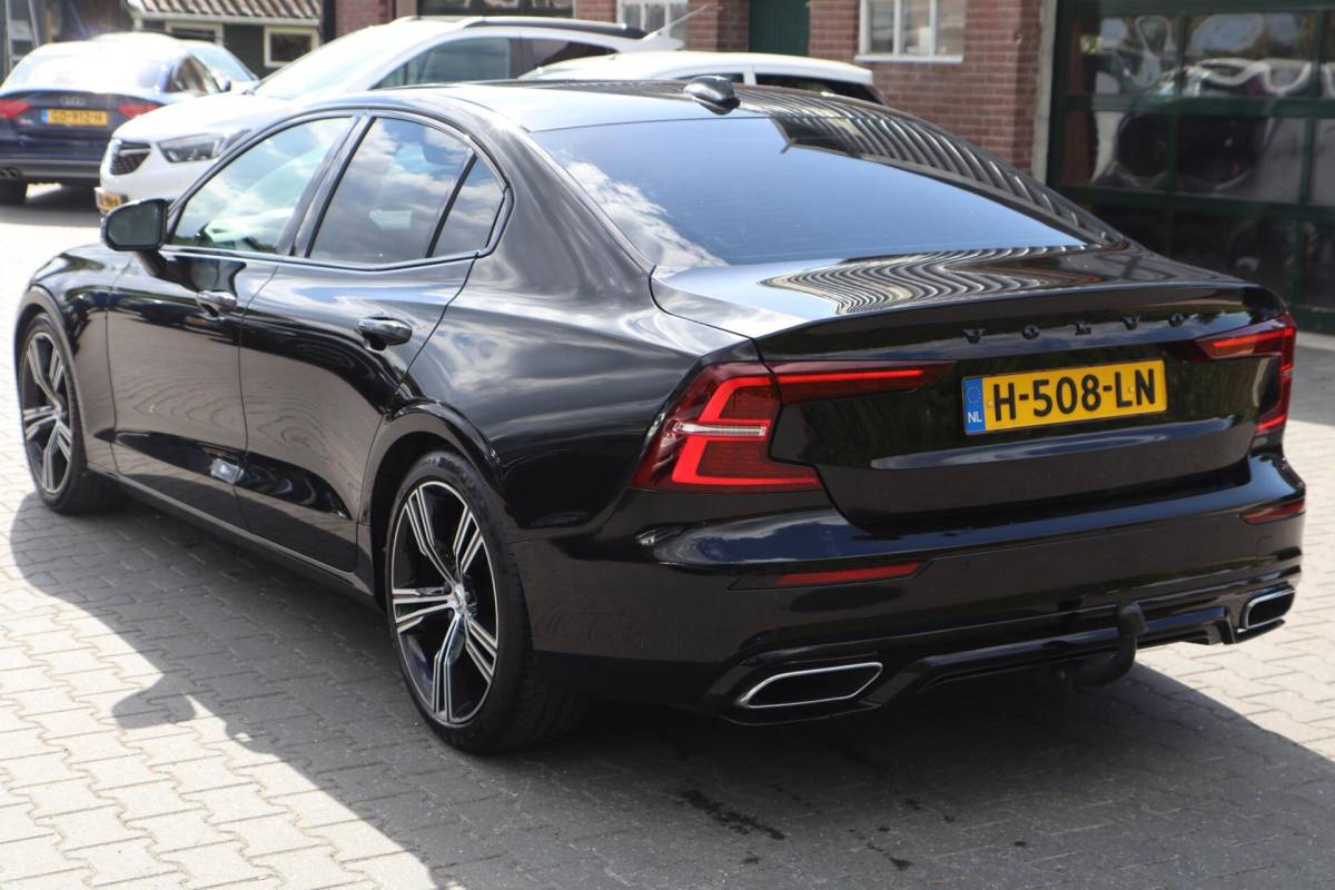 Volvo S60 Volvo S60 2.0 T4 R-Design A. Cruise|Leder|Panodak|Led|Camera|Stoelverw.|Trhk