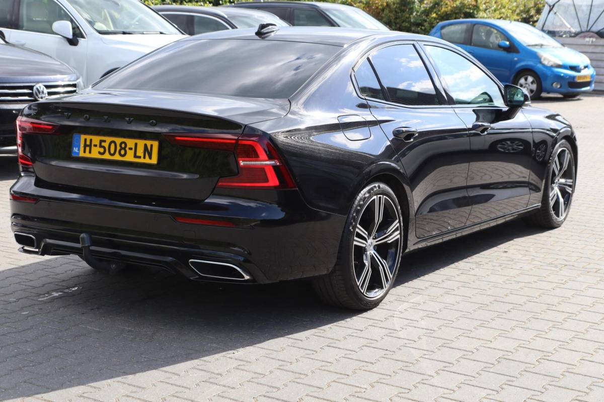 Volvo S60 Volvo S60 2.0 T4 R-Design A. Cruise|Leder|Panodak|Led|Camera|Stoelverw.|Trhk