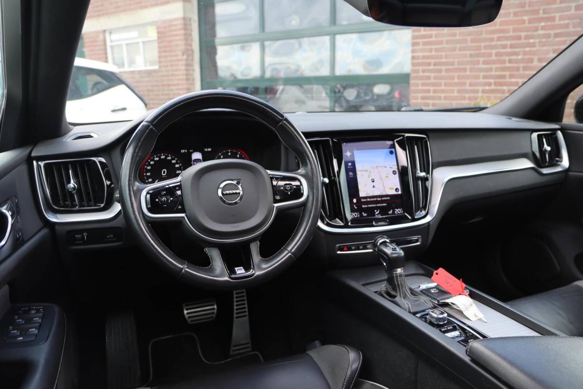 Volvo S60 Volvo S60 2.0 T4 R-Design A. Cruise|Leder|Panodak|Led|Nav|Camera|Stoelverw.|Trhk