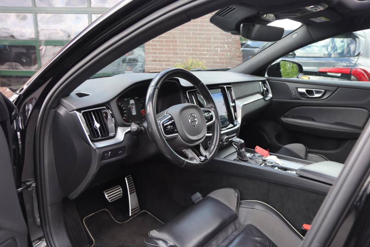 Volvo S60 Volvo S60 2.0 T4 R-Design A. Cruise|Leder|Panodak|Led|Nav|Camera|Stoelverw.|Trhk
