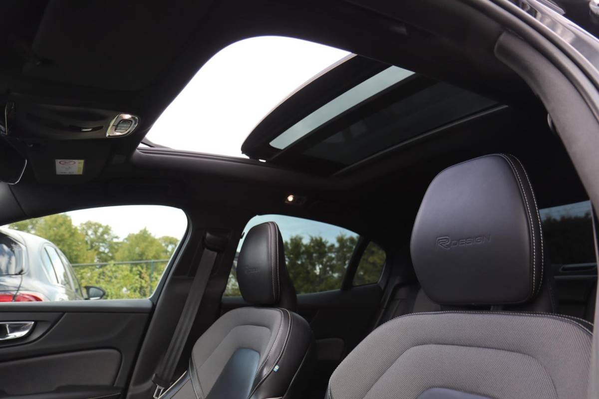 Volvo S60 Volvo S60 2.0 T4 R-Design A. Cruise|Leder|Panodak|Led|Nav|Camera|Stoelverw.|Trhk