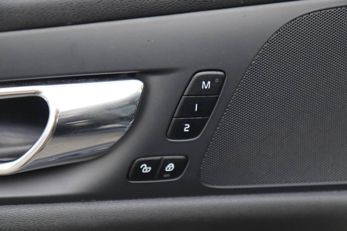 Volvo S60 Volvo S60 2.0 T4 R-Design A. Cruise|Leder|Panodak|Led|Nav|Camera|Stoelverw.|Trhk