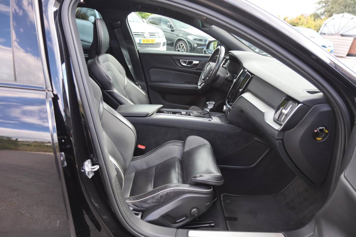 Volvo S60 Volvo S60 2.0 T4 R-Design A. Cruise|Leder|Panodak|Led|Nav|Camera|Stoelverw.|Trhk