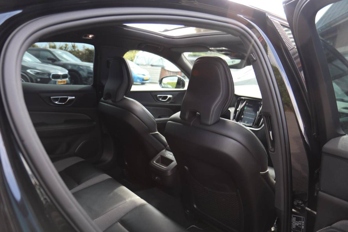 Volvo S60 Volvo S60 2.0 T4 R-Design A. Cruise|Leder|Panodak|Led|Nav|Camera|Stoelverw.|Trhk