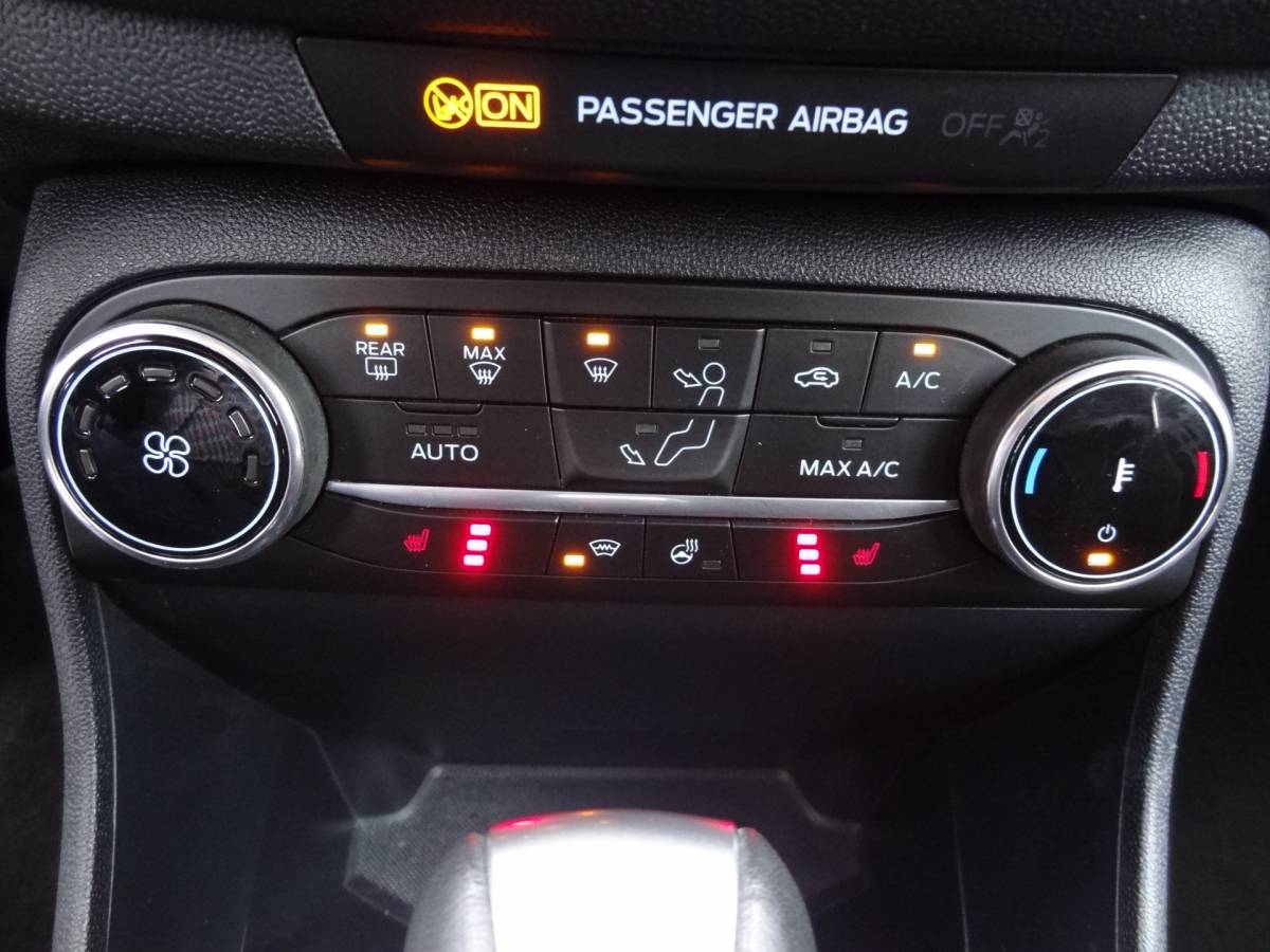 Ford Fiesta Ford Fiesta 1.0 EcoBoost Titanium | NL-AUTO | TREKHAAK | CRUISE | LMV | ECC | NAVI | CAMERA