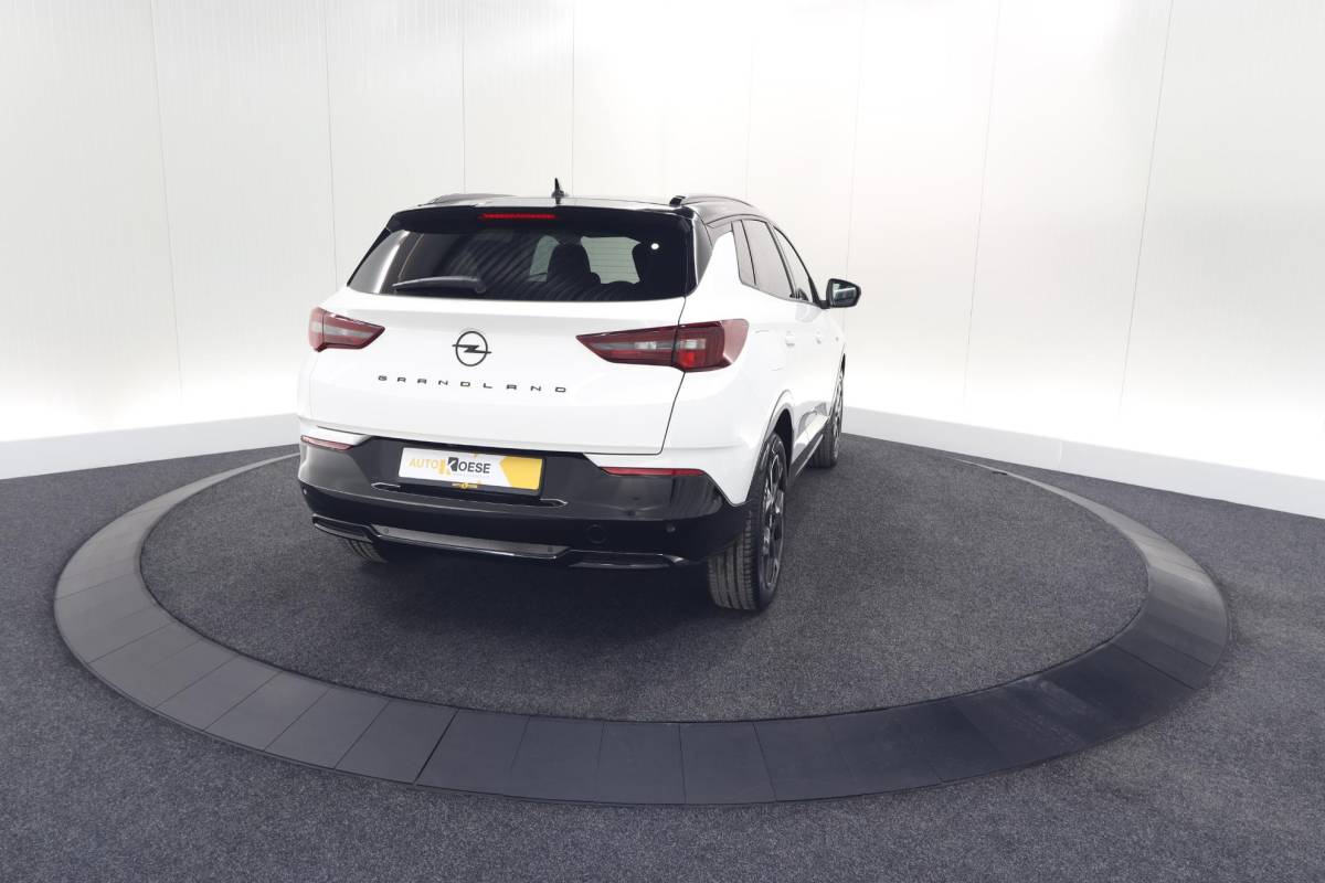 Opel Grandland Opel Grandland Turbo 130 AT8 Ultimate | Camera | Adaptieve Cruise Control | Pack Winter | Elektronische Kofferklep