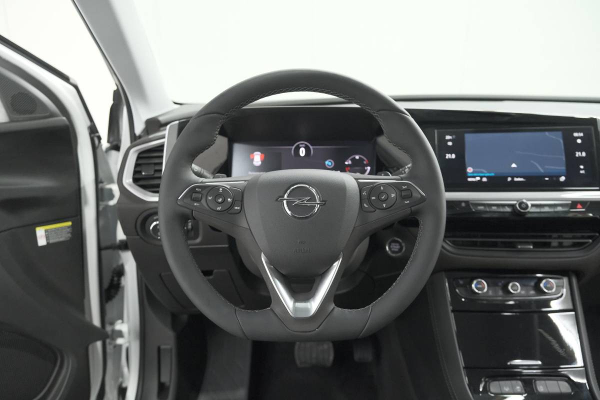 Opel Grandland Opel Grandland Turbo 130 AT8 Ultimate | Camera | Adaptieve Cruise Control | Pack Winter | Elektronische Kofferklep