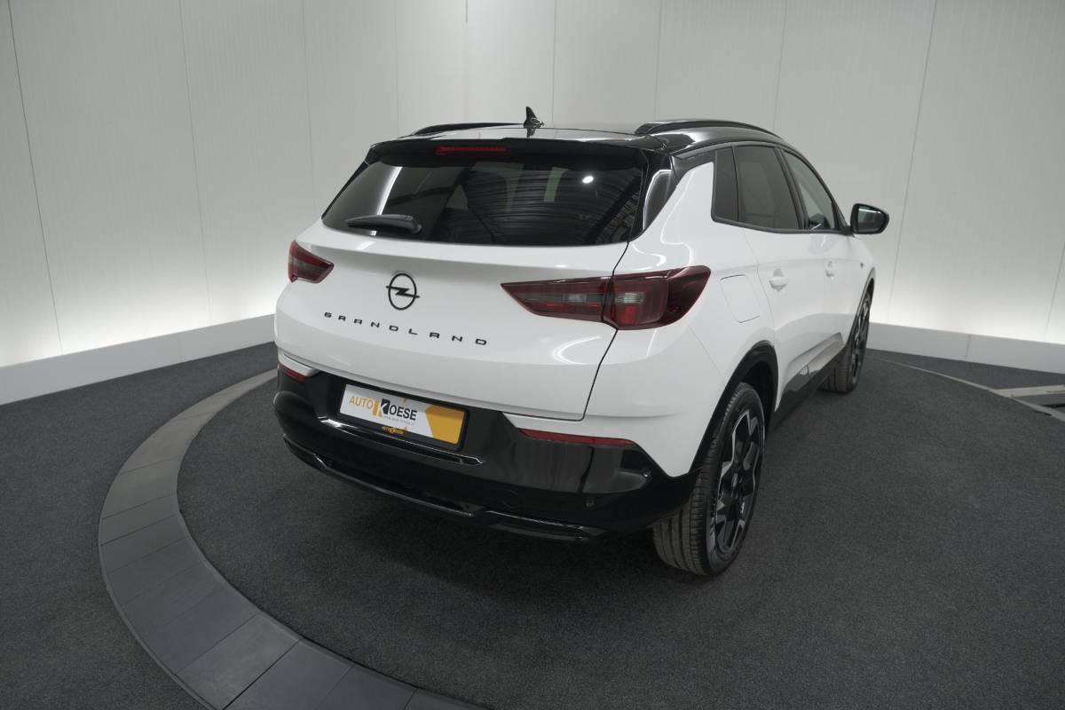 Opel Grandland Opel Grandland Turbo 130 AT8 Ultimate | Camera | Adaptieve Cruise Control | Pack Winter | Elektronische Kofferklep