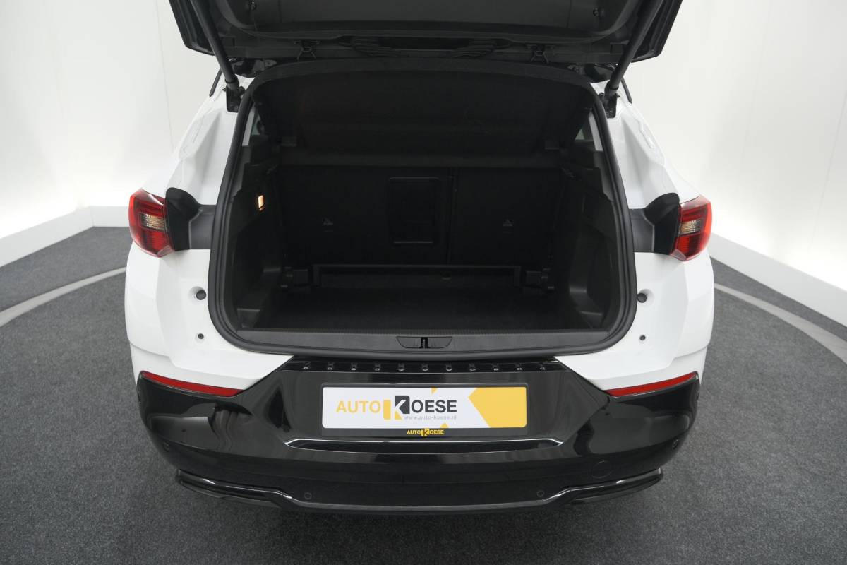 Opel Grandland Opel Grandland Turbo 130 AT8 Ultimate | Camera | Adaptieve Cruise Control | Pack Winter | Elektronische Kofferklep