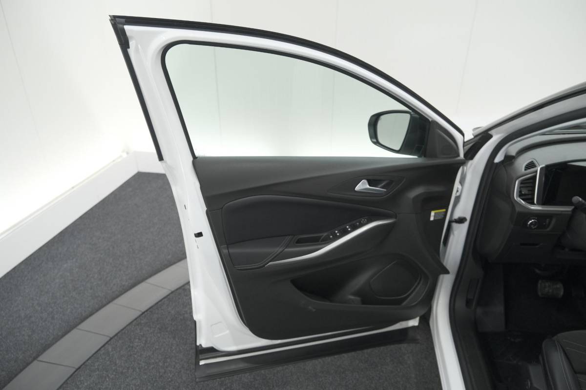 Opel Grandland Opel Grandland Turbo 130 AT8 Ultimate | Camera | Adaptieve Cruise Control | Pack Winter | Elektronische Kofferklep