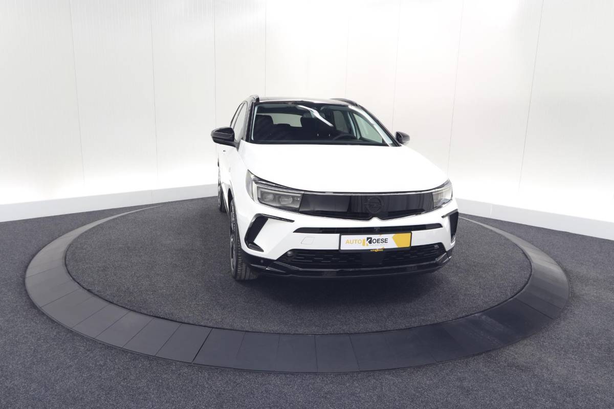 Opel Grandland Opel Grandland Turbo 130 AT8 Ultimate | Camera | Adaptieve Cruise Control | Pack Winter | Elektronische Kofferklep