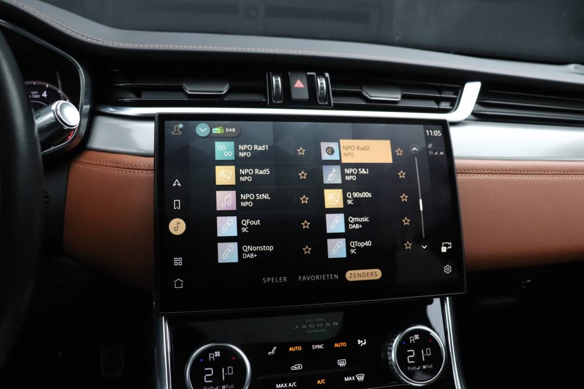 Jaguar XF Jaguar XF 2.0t AWD Portfolio | 300 PK | LEDER | MEMORY | STOEL/STUURVERW. | HEAD-UP | SCHUIFDAK | 360° CAMERA | MERIDIAN | CRUISE | NAVI |