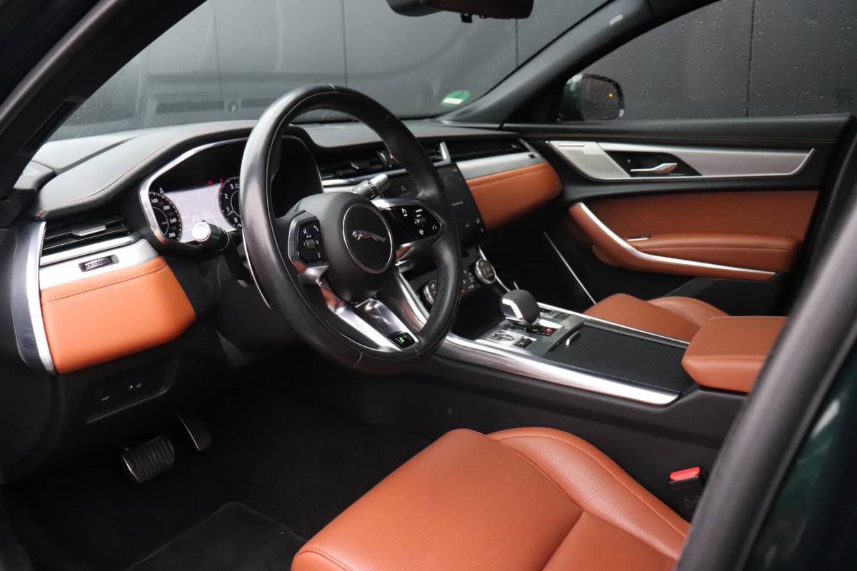 Jaguar XF Jaguar XF 2.0t AWD Portfolio | 300 PK | LEDER | MEMORY | STOEL/STUURVERW. | HEAD-UP | SCHUIFDAK | 360° CAMERA | MERIDIAN | CRUISE | NAVI |