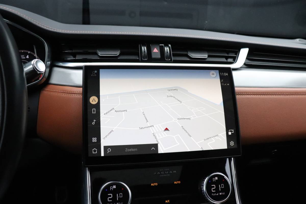 Jaguar XF Jaguar XF 2.0t AWD Portfolio | 300 PK | LEDER | MEMORY | STOEL/STUURVERW. | HEAD-UP | SCHUIFDAK | 360° CAMERA | MERIDIAN | CRUISE | NAVI |