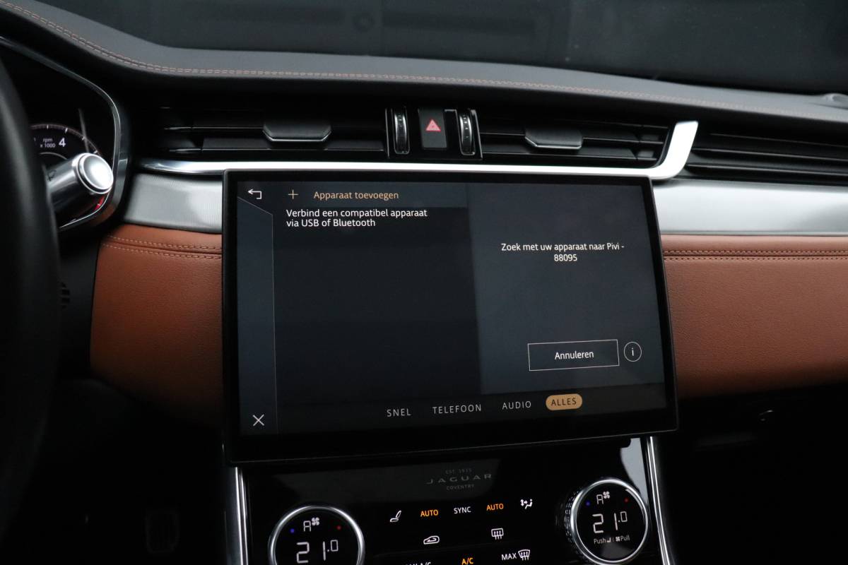 Jaguar XF Jaguar XF 2.0t AWD Portfolio | 300 PK | LEDER | MEMORY | STOEL/STUURVERW. | HEAD-UP | SCHUIFDAK | 360° CAMERA | MERIDIAN | CRUISE | NAVI |