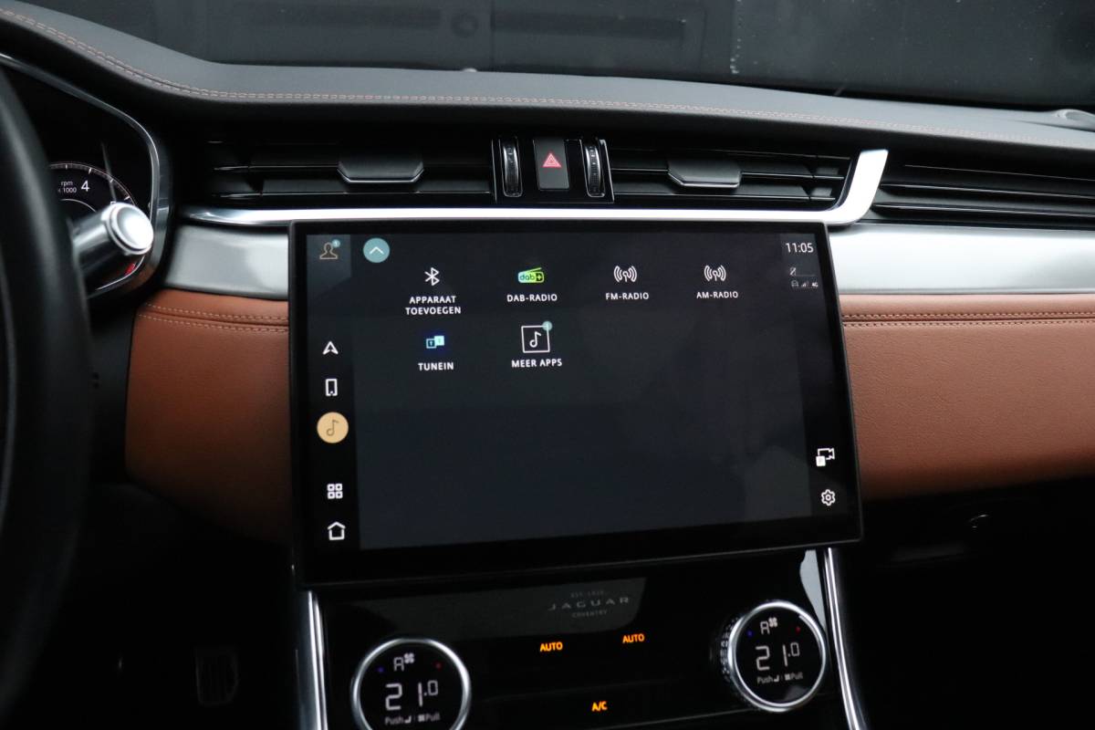 Jaguar XF Jaguar XF 2.0t AWD Portfolio | 300 PK | LEDER | MEMORY | STOEL/STUURVERW. | HEAD-UP | SCHUIFDAK | 360° CAMERA | MERIDIAN | CRUISE | NAVI |