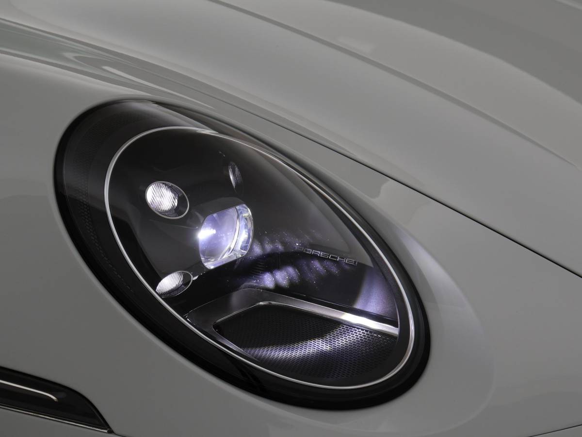 Porsche 911 Porsche 911 TARGA 4S 3.0 992 ORIG. NL *17.979 KM* + SPORTUITLAAT / SFEERVERLICHTING / 360 CAMERA