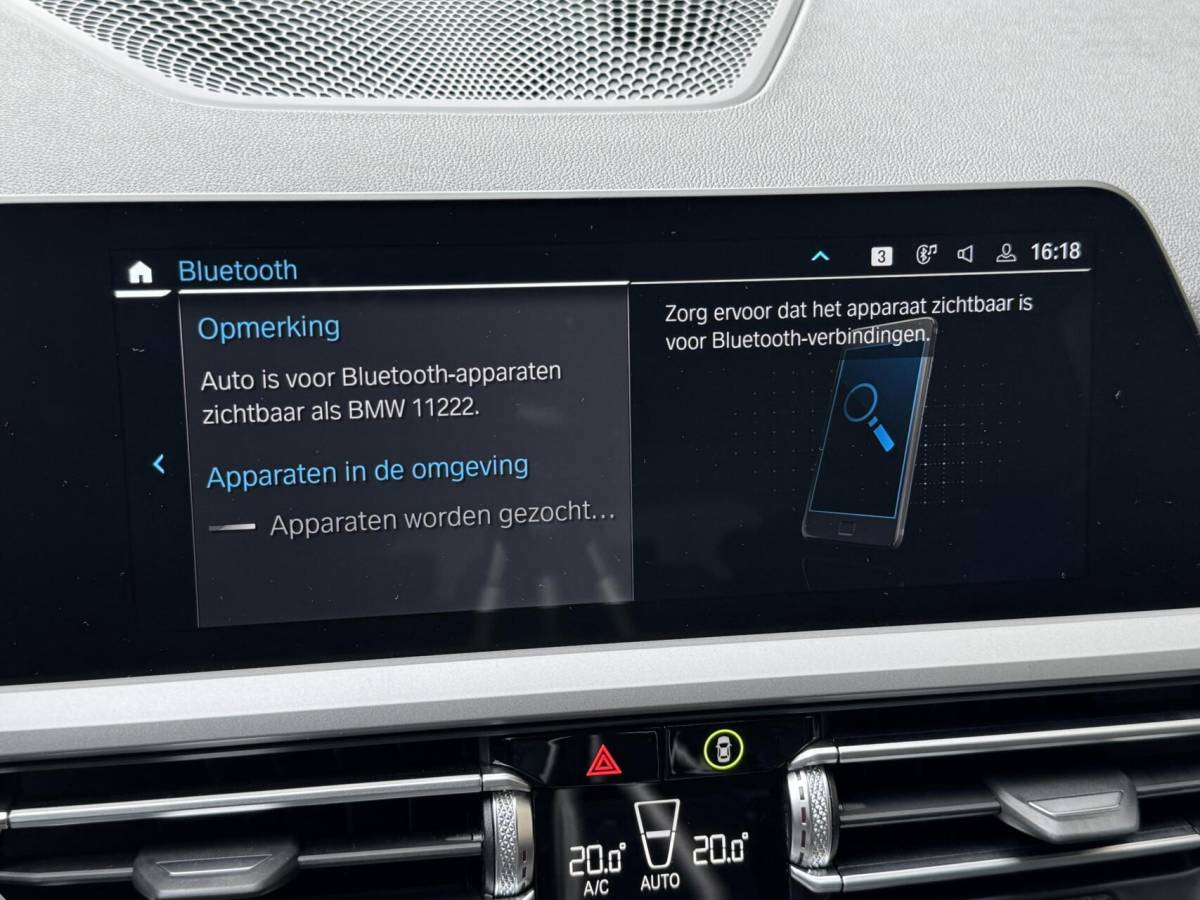 BMW 3 Serie BMW 3-serie Touring 320e High Executive Automaat | Trekhaak elektrisch | Navigatiesysteem | Laser LED | Draadloze telefoonlader | Apple CarPlay | Getint glas | Metallic lak | Sportleer | Parkeersensoren voor en achter