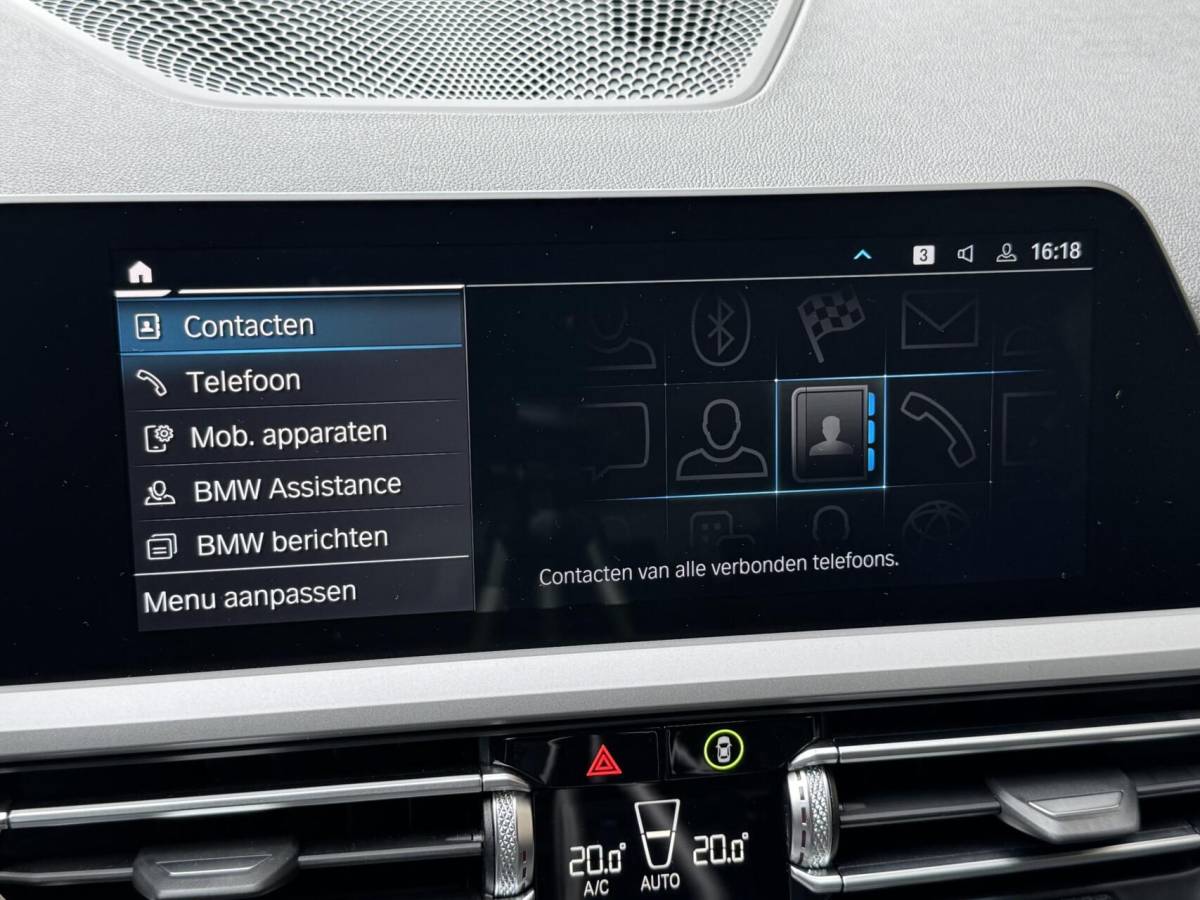 BMW 3 Serie BMW 3-serie Touring 320e High Executive Automaat | Trekhaak elektrisch | Navigatiesysteem | Laser LED | Draadloze telefoonlader | Apple CarPlay | Getint glas | Metallic lak | Sportleer | Parkeersensoren voor en achter
