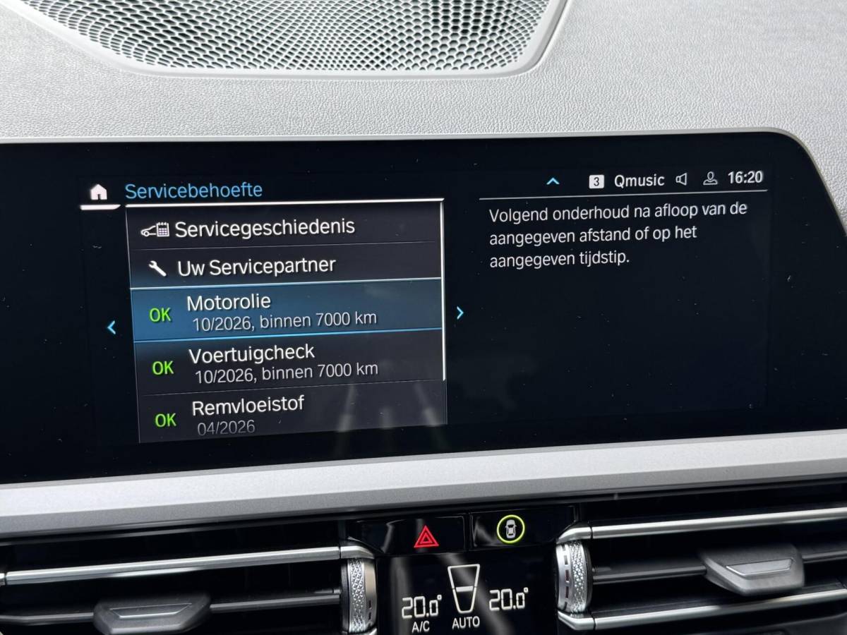 BMW 3 Serie BMW 3-serie Touring 320e High Executive Automaat | Trekhaak elektrisch | Navigatiesysteem | Laser LED | Draadloze telefoonlader | Apple CarPlay | Getint glas | Metallic lak | Sportleer | Parkeersensoren voor en achter
