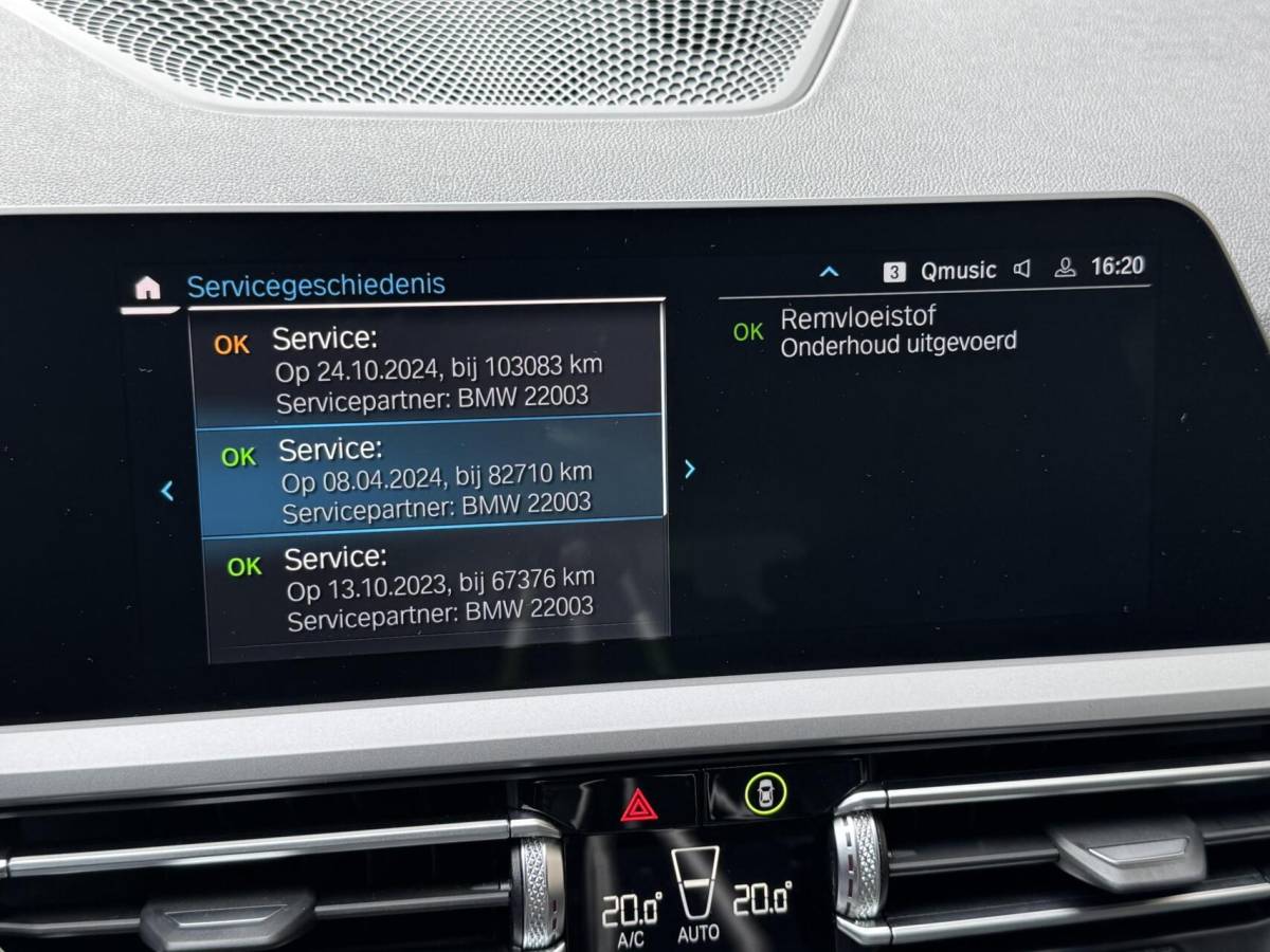 BMW 3 Serie BMW 3-serie Touring 320e High Executive Automaat | Trekhaak elektrisch | Navigatiesysteem | Laser LED | Draadloze telefoonlader | Apple CarPlay | Getint glas | Metallic lak | Sportleer | Parkeersensoren voor en achter