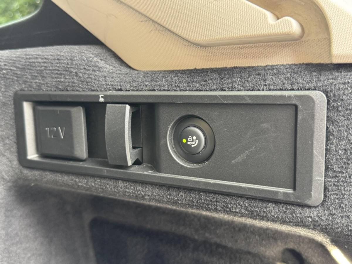 BMW 3 Serie BMW 3-serie Touring 320e High Executive Automaat | Trekhaak elektrisch | Navigatiesysteem | Laser LED | Draadloze telefoonlader | Apple CarPlay | Getint glas | Metallic lak | Sportleer | Parkeersensoren voor en achter